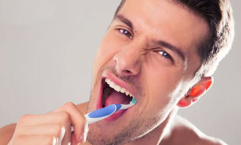 عواقب مسواک نزدن
